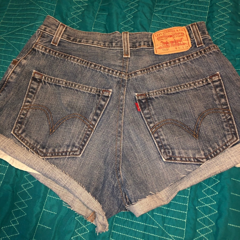 LEVI DENIM SHORTS